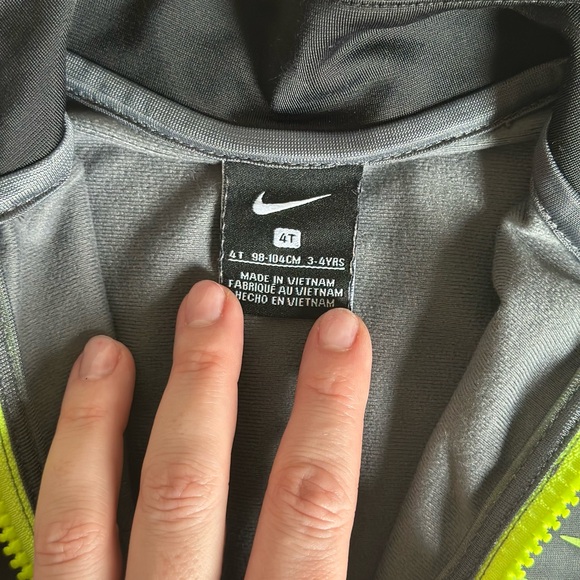 Nike jacket - Picture 2 of 3